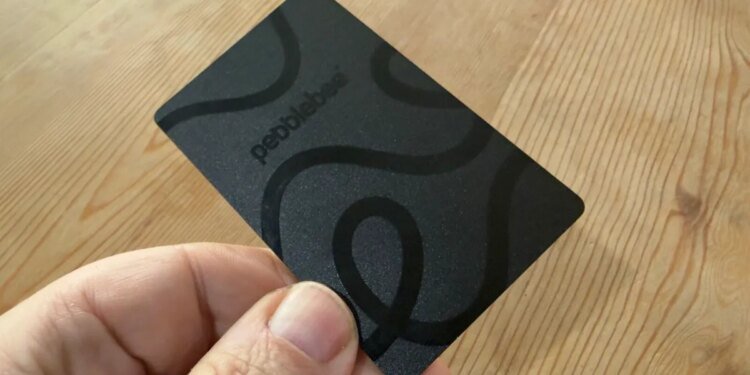 Worried about losing your wallet or purse? I have just the accessory you need – and it’s 30% off