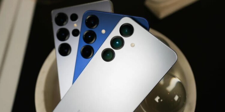 T-Mobile will give you 4 Samsung Galaxy S25 phones for free right now – how to qualify