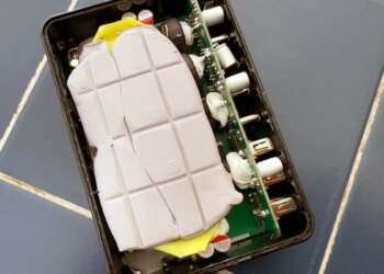 I took apart this cheap 600W charger to test its claims. What I found inside was not right