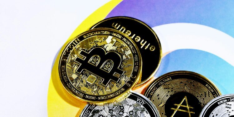 Bitcoin Dominance Grows As Altcoins Post Another Losing Year