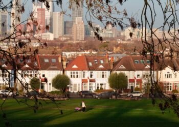 Lloyds leads charge in using blockchain to disrupt UK banking