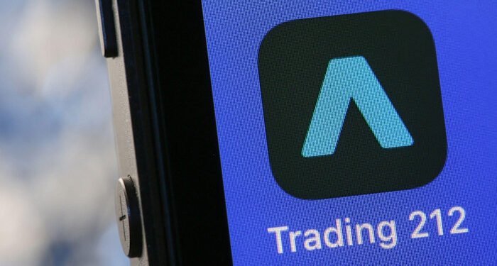 Trading 212 wins approval for personal pensions years after first promising them