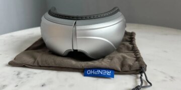 This wearable gadget effectively soothes my migraines and headaches, and it's under 